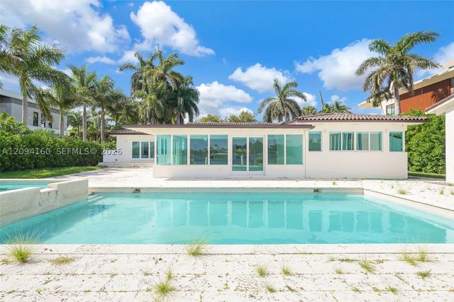 205 N Hibiscus Dr, Miami Beach, FL 33139