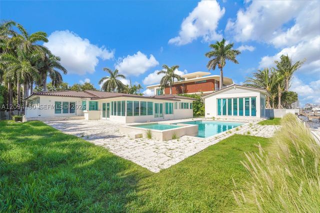 205 N Hibiscus Dr, Miami Beach, FL 33139