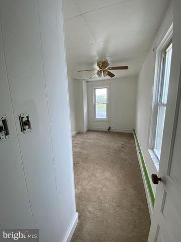 63 W MAIN ST, Newmanstown, PA 17073