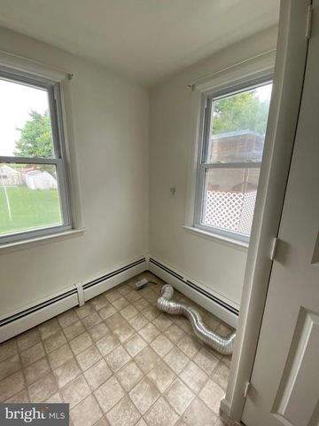 63 W MAIN ST, Newmanstown, PA 17073