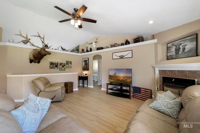 3962 N 2405 E, Twin Falls, ID 83328