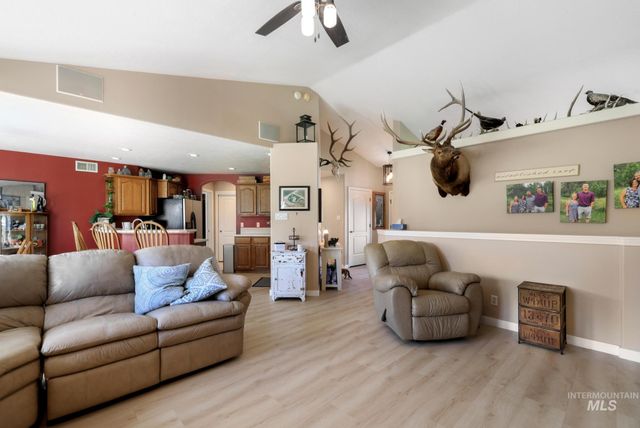 3962 N 2405 E, Twin Falls, ID 83328