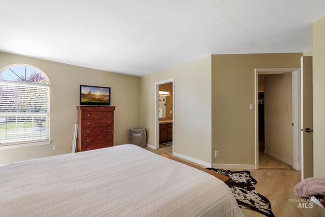3962 N 2405 E, Twin Falls, ID 83328