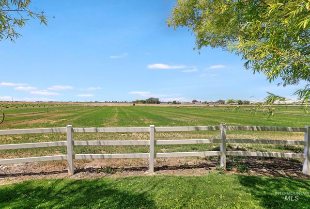 3962 N 2405 E, Twin Falls, ID 83328