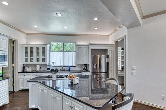 800 NW 145th Circle, Edmond, OK 73013