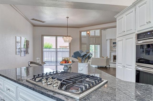 800 NW 145th Circle, Edmond, OK 73013