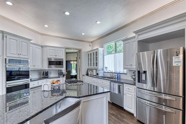 800 NW 145th Circle, Edmond, OK 73013