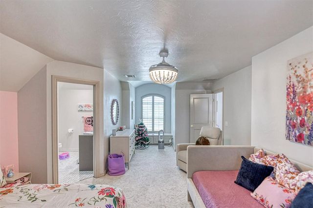 800 NW 145th Circle, Edmond, OK 73013