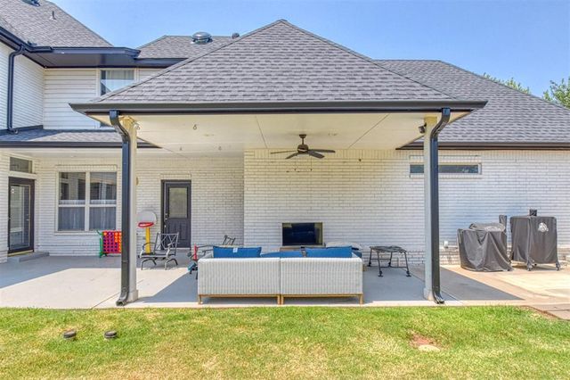 800 NW 145th Circle, Edmond, OK 73013