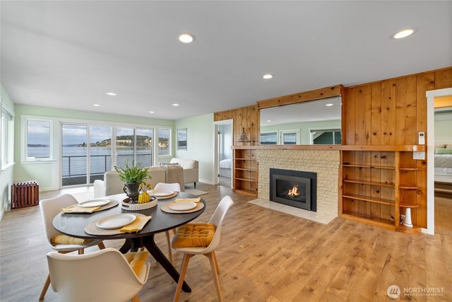 1834 Day Island Blvd W, University Place, WA 98466