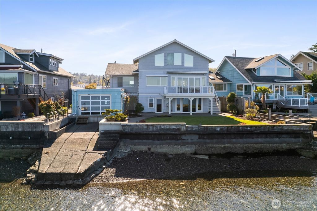 1834 Day Island Blvd W, University Place, WA 98466