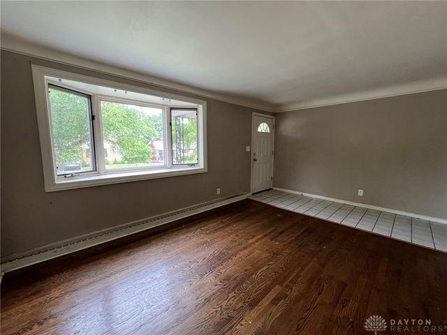 1758 Tuxworth Avenue, Cincinnati, OH 45238