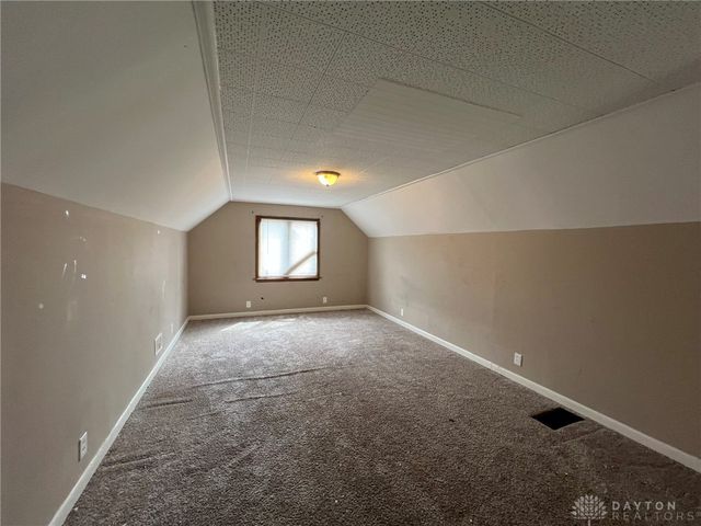 1758 Tuxworth Avenue, Cincinnati, OH 45238