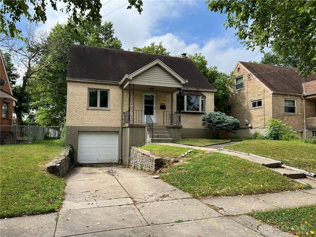 1758 Tuxworth Avenue, Cincinnati, OH 45238