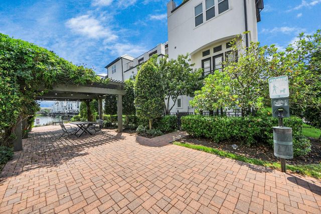 8928 Lakeshore Bend Drive, Houston, TX 77080