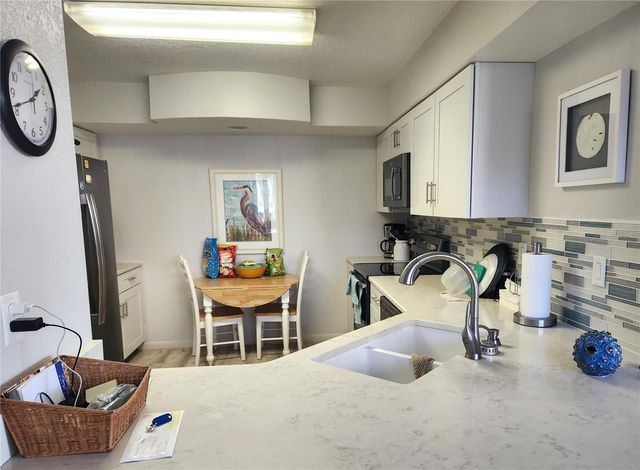 5901 BAHIA DEL MAR CIRCLE 124, St Petersburg, FL 33715