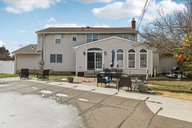 2846 Morgan Drive, Wantagh, NY 11793