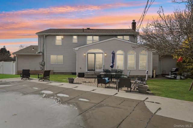 2846 Morgan Drive, Wantagh, NY 11793