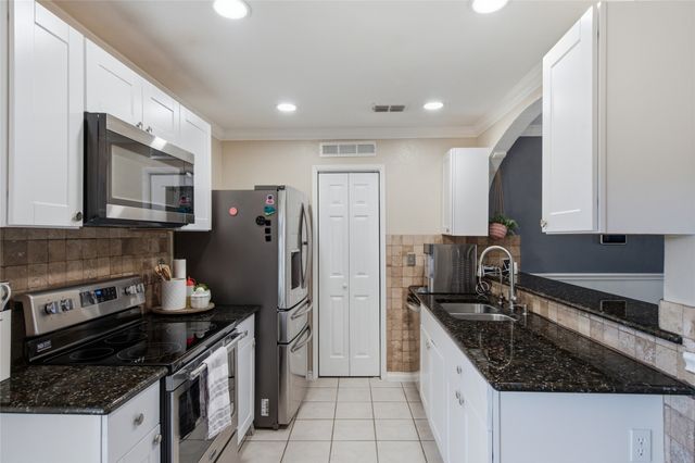 2326 Idlewood Drive, Arlington, TX 76014