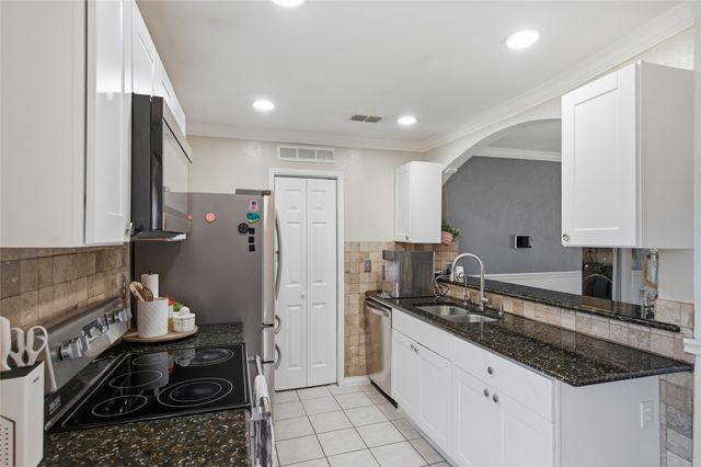 2326 Idlewood Drive, Arlington, TX 76014