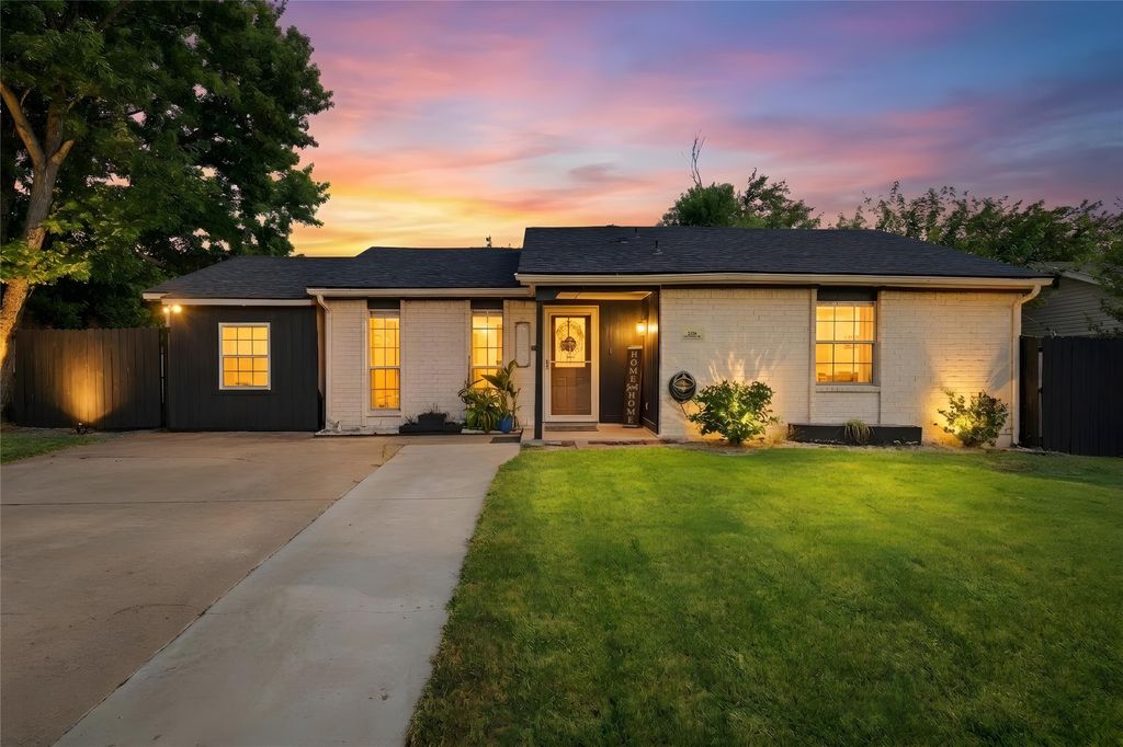 2326 Idlewood Drive, Arlington, TX 76014