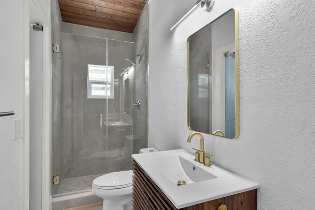 178 Coral Avenue, Plantation Key, FL 33070