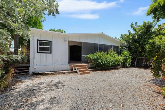 178 Coral Avenue, Plantation Key, FL 33070