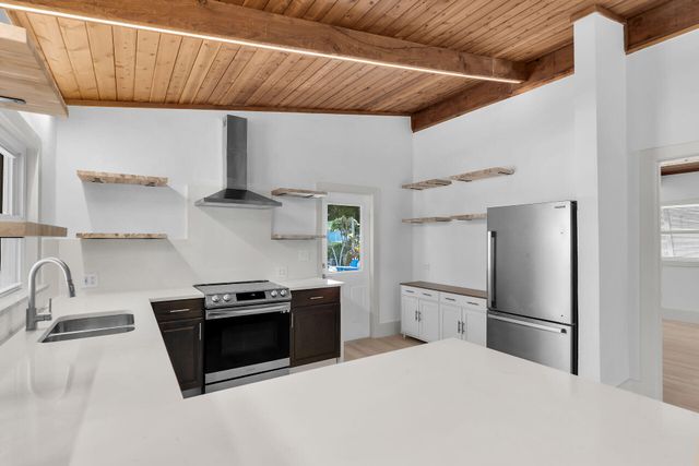 178 Coral Avenue, Plantation Key, FL 33070