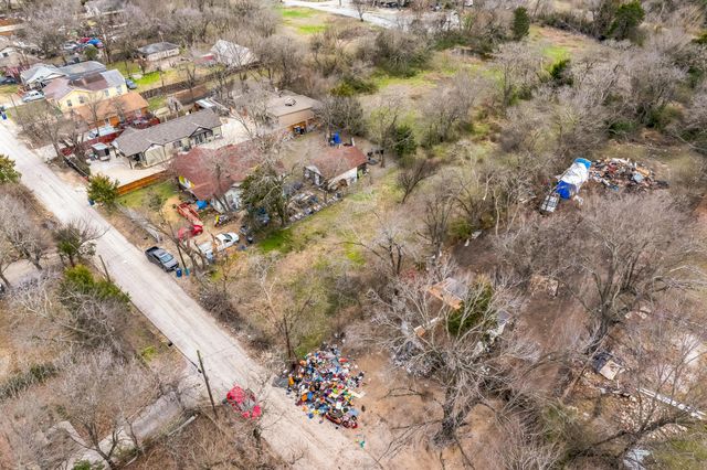 907 Carbona Drive, Dallas, TX 75217