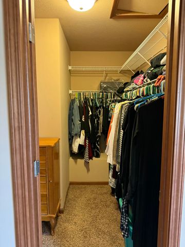 1370 Danvers Parkway, Valparaiso, IN 46385