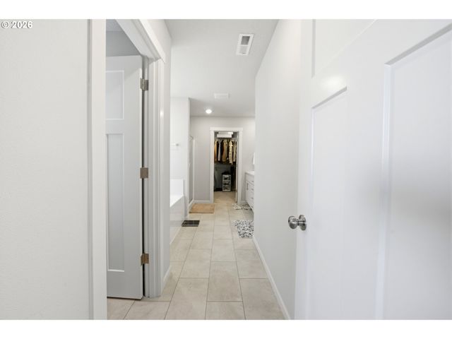 2847 Nw WILLIAM Dr, Mc Minnville, OR 97128