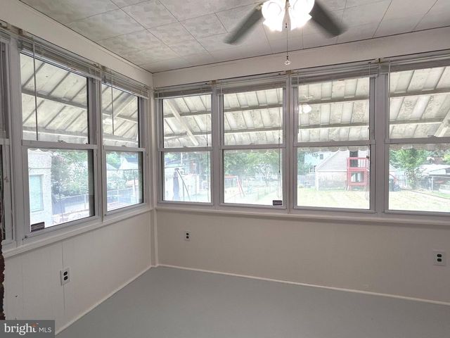 1715 GIRARD ST NE, Washington, DC 20018
