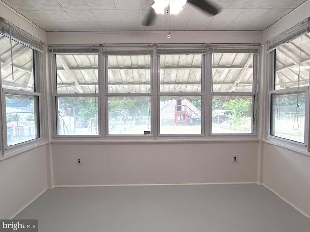1715 GIRARD ST NE, Washington, DC 20018
