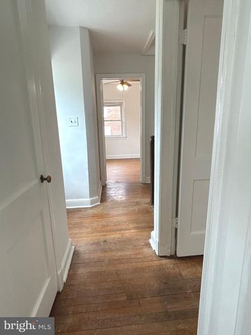 1715 GIRARD ST NE, Washington, DC 20018