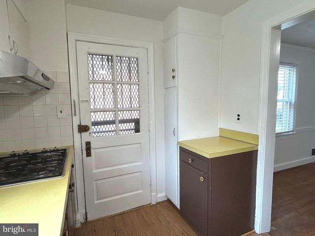 1715 GIRARD ST NE, Washington, DC 20018