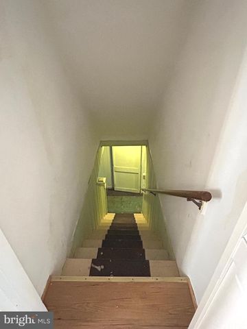 1715 GIRARD ST NE, Washington, DC 20018