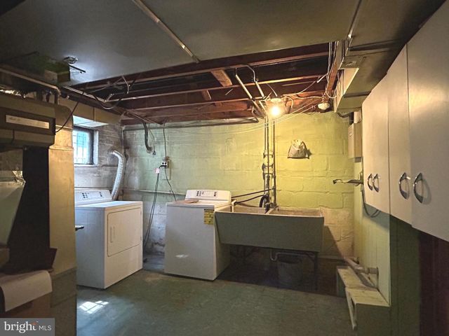 1715 GIRARD ST NE, Washington, DC 20018