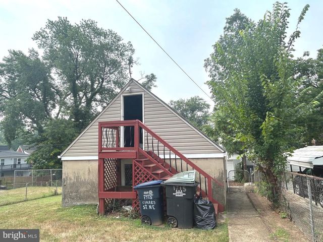 1715 GIRARD ST NE, Washington, DC 20018
