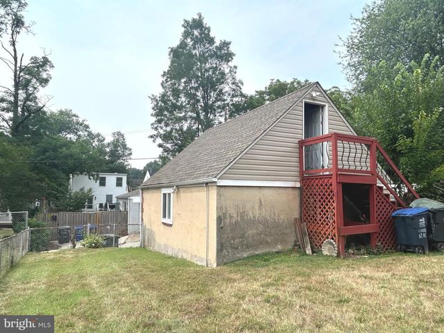1715 GIRARD ST NE, Washington, DC 20018