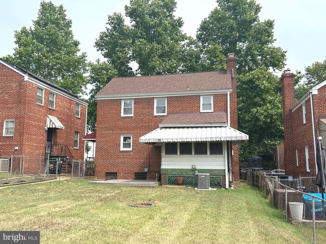 1715 GIRARD ST NE, Washington, DC 20018