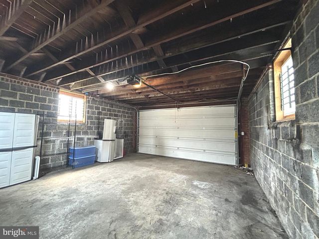 1715 GIRARD ST NE, Washington, DC 20018