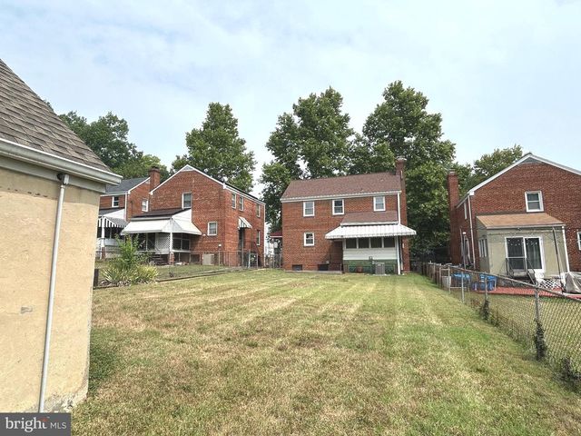 1715 GIRARD ST NE, Washington, DC 20018
