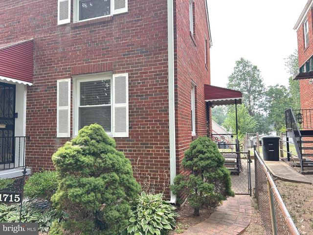 1715 GIRARD ST NE, Washington, DC 20018