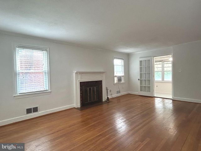 1715 GIRARD ST NE, Washington, DC 20018
