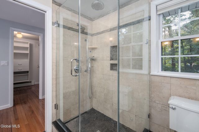 7 Garrison Lane, Clifton Park, NY 12019