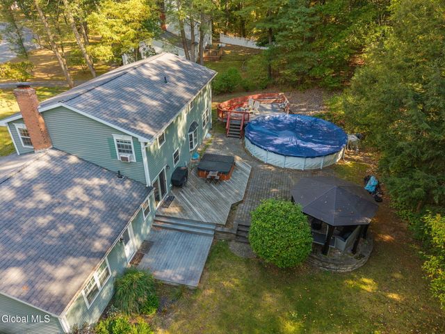 7 Garrison Lane, Clifton Park, NY 12019
