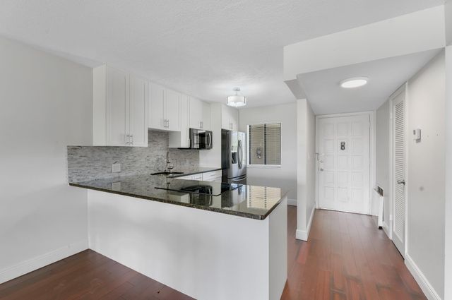 4489 Luxemburg Court 306, Lake Worth, FL 33467