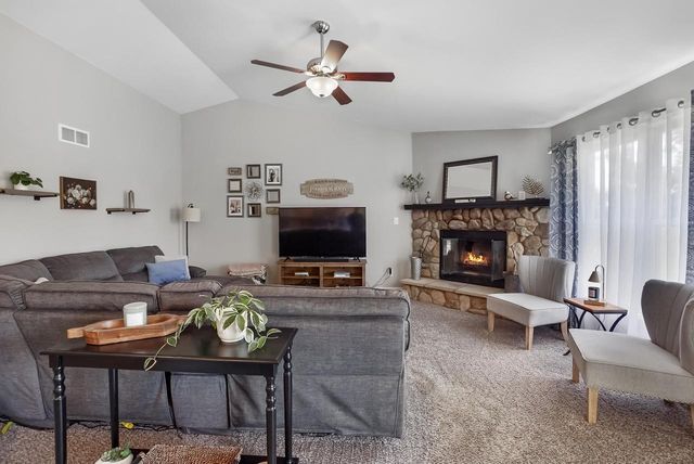 524 Parkview DRIVE, Johnson Creek, WI 53038