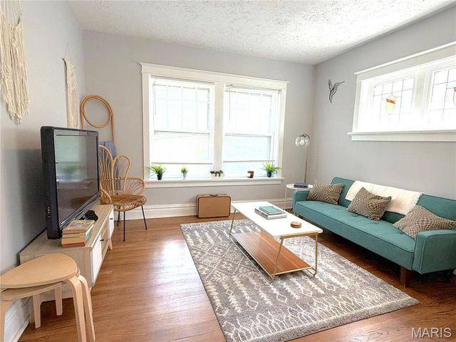 4560 Flad Avenue, St Louis, MO 63110