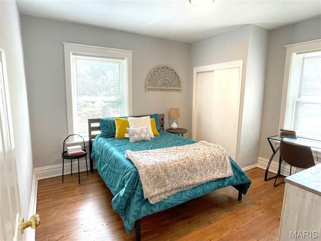 4560 Flad Avenue, St Louis, MO 63110
